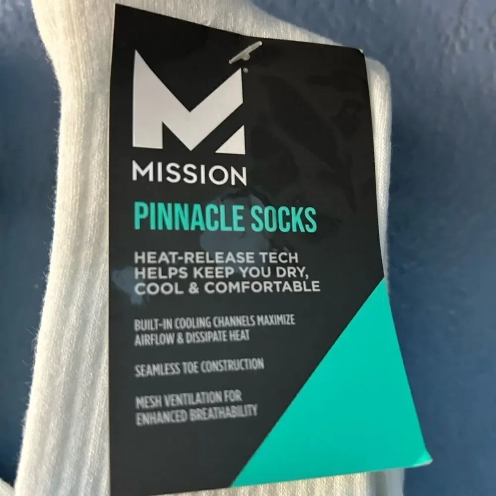 Mission Pinnacle Socks Bundle 3 packs of both Crew and ankle socks, White, NWT